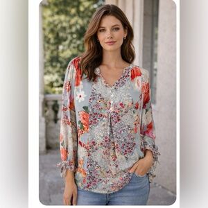Figuerca and Flower Floral V-Neck Tie-SleeveTop - Light Blue size large